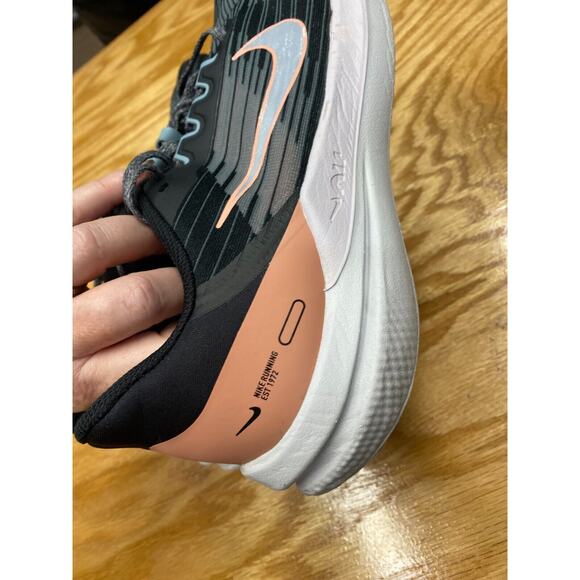 Nike Air Winflo 9 Sneaker Womens 9.5 Black Madder Running Shoes DD8686-004 S25 - Picture 7 of 8